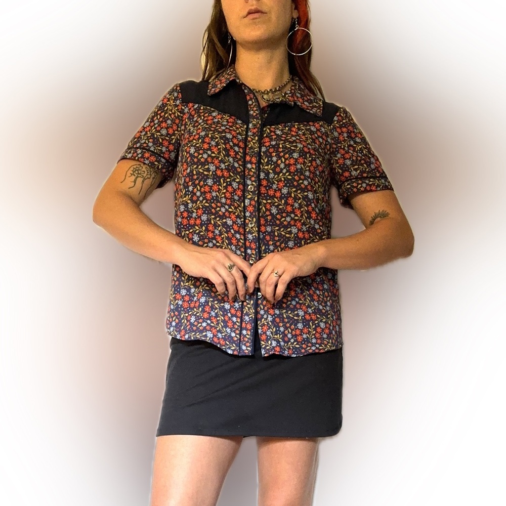 ModCloth western yoke neck floral button down top